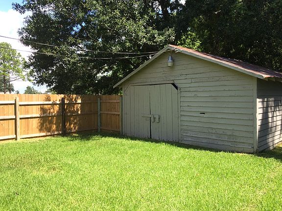 4th image of 307 Dulles Dr