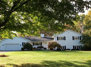 65 Country Club Dr, Rochester, NY 14618