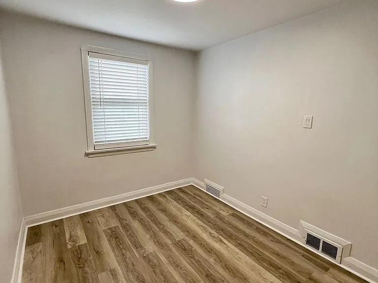354 Kane Ave #UPPER — Photo 16