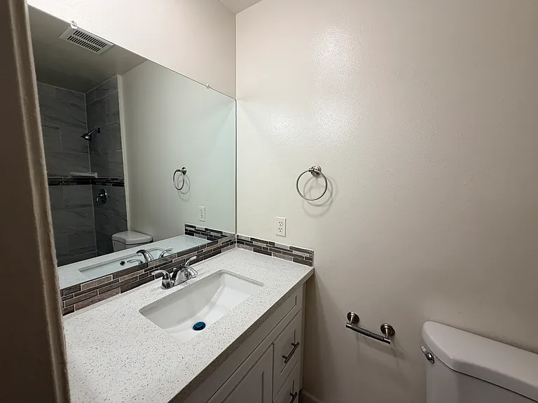 1240 W J St #A — Photo 8