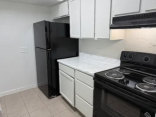 Villa Nueva Apartments — Photo 37