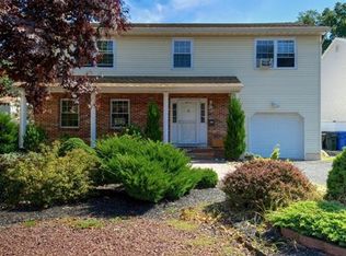 277 Old Rd, Sewaren, NJ 07077