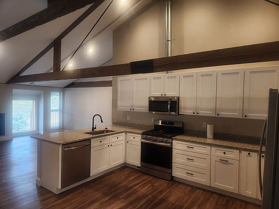 4th image of 28010 Meadow Dr #201