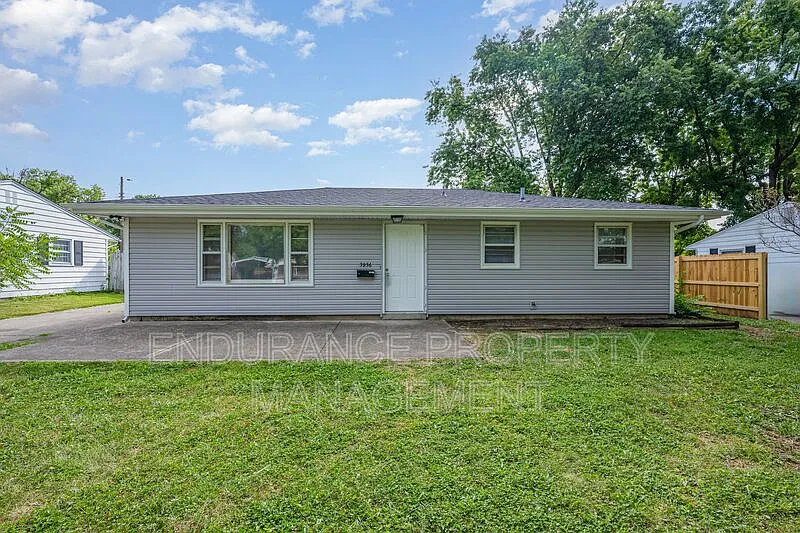 3 bed, 1.0 bath, 1025 sqft, $1,175 — Photo 2