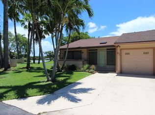 61 Mayfair Ln, Boynton Beach, FL 33426