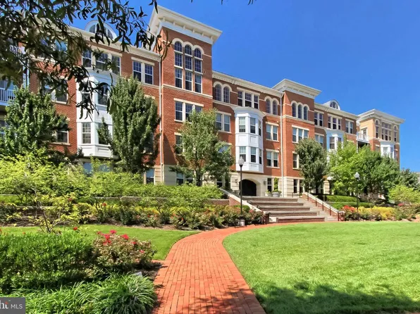 400 Cameron Station Blvd APT 126, Alexandria, VA 22304