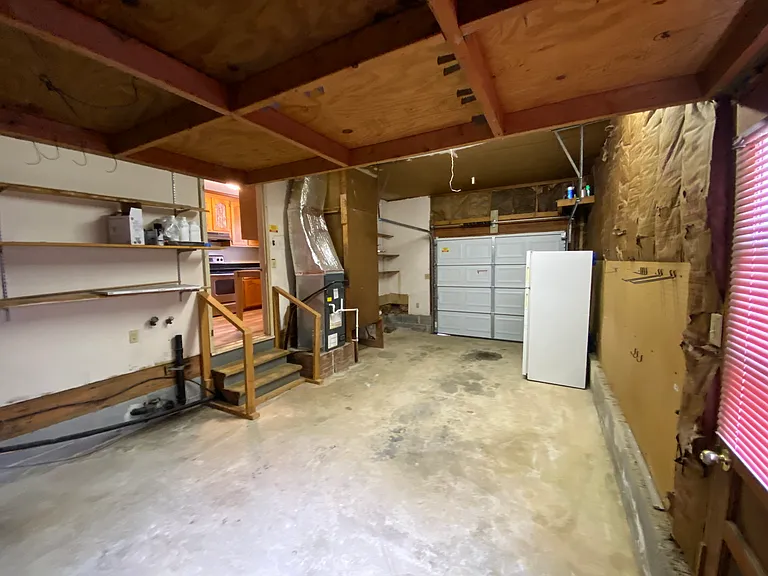 218 Mona Dr — Photo 30