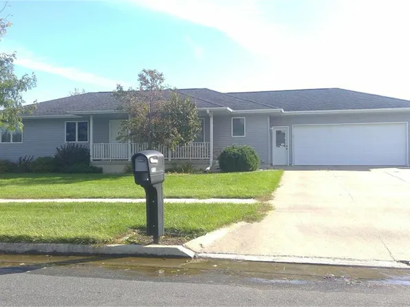 210 Brookside Dr, Parkersburg, IA 50665