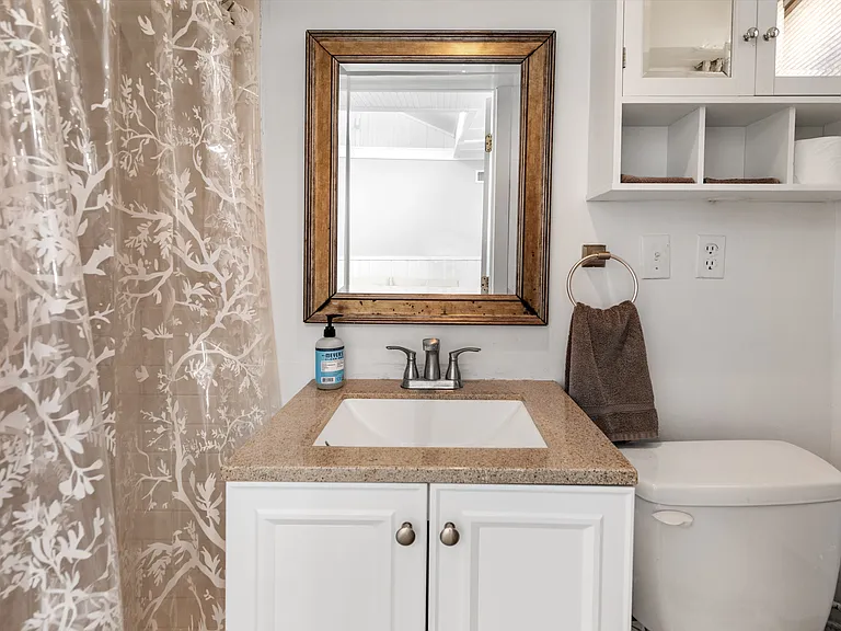 89 Jobs Ln #4 — Photo 8