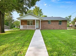 513 De Vries Ct, Troy, IL