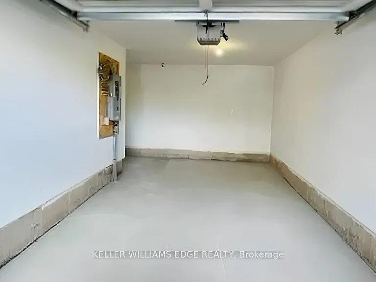 383 Dundas St E #38 — Photo 10