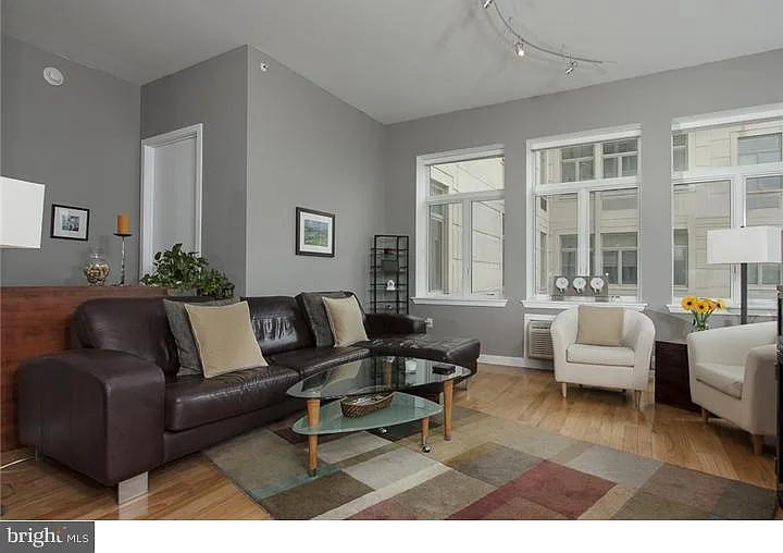 1900 Hamilton St #509 — Photo 8