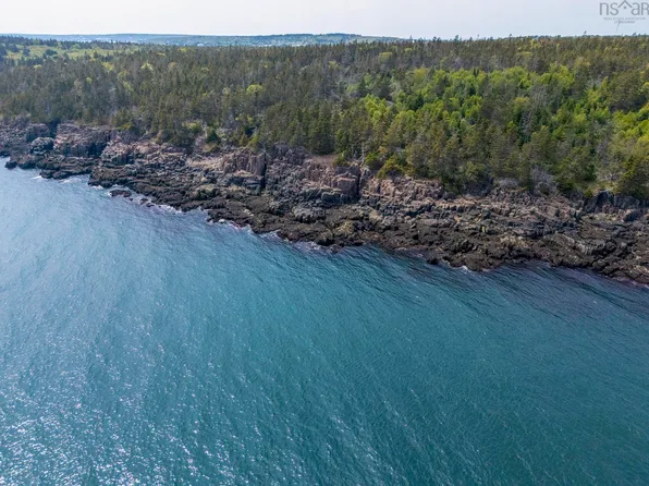 8 S View Dr, Freeport, NS B0V 1A0