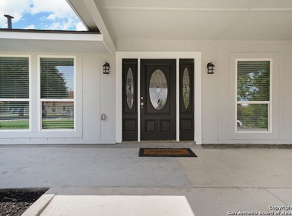 3rd image of 114 Waldo Dr