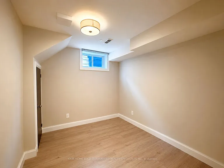 15 B Aurora Heights Dr — Photo 6