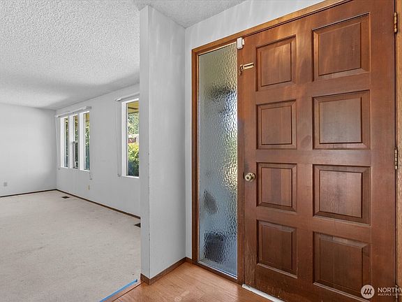 3rd image of 808 92nd Street SE