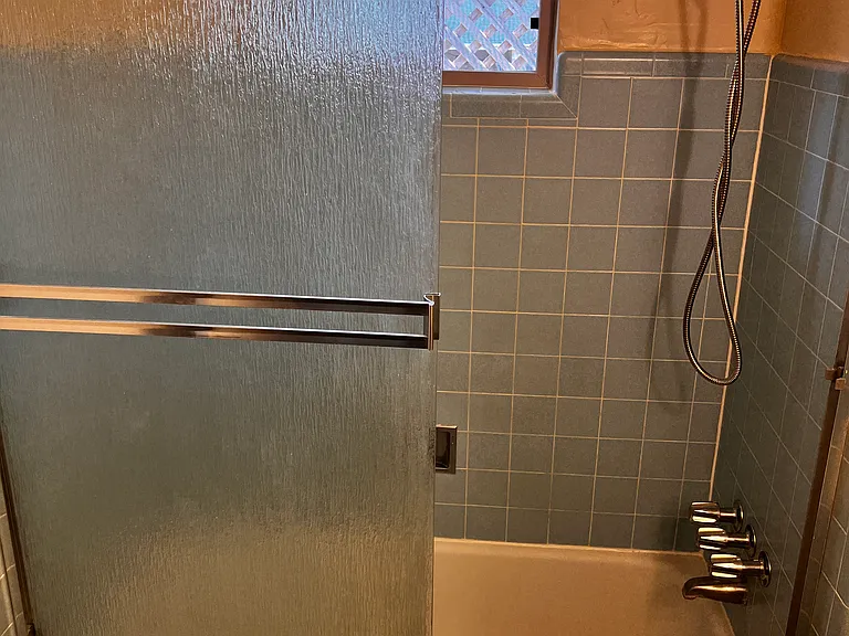 tub / shower