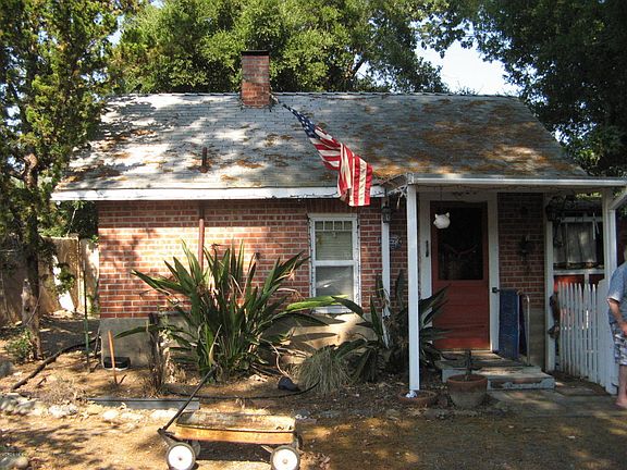 3rd image of 302 S Montgomery St