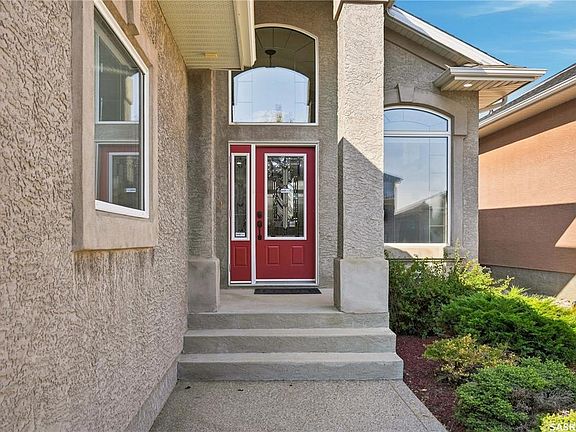3rd image of 6407 WASCANA COURT BAY