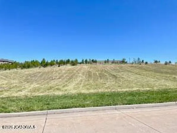 319 Covered Wagon Rd, Jefferson City, MO 65109