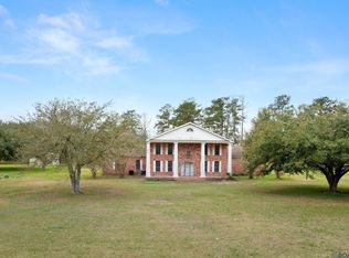 6821 Oak Cluster Dr, Greenwell Springs, LA 70739