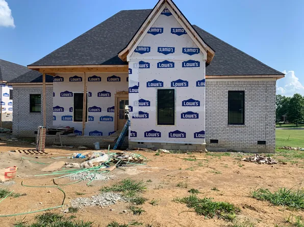 1413 Clubhouse Ln, Mount Sterling, KY 40353