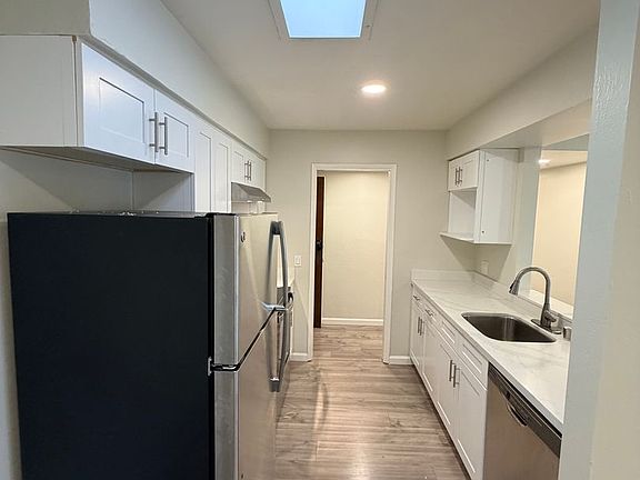 4th image of 1222 Oak Grove Ave APT 306