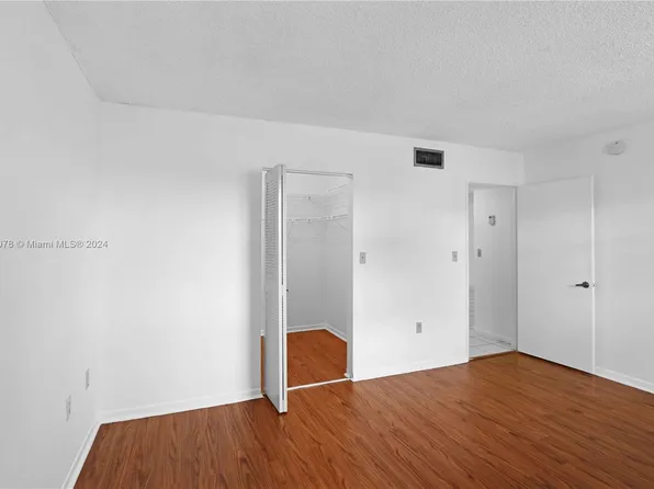 10317 NW 9th Street Cir #9-107, Miami, FL 33172