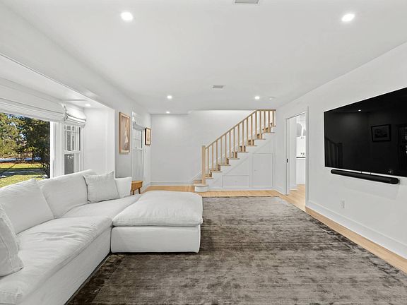 4th image of 11 Sunset Beach Rd
