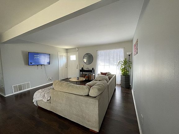 14x15 living room