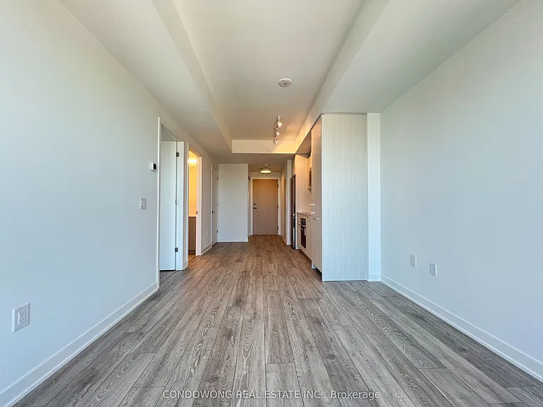 10 Oak St #1702 — Photo 3