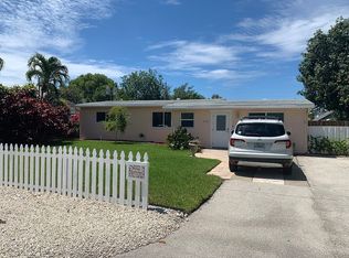 320 NW 22nd St, Boca Raton, FL 33431