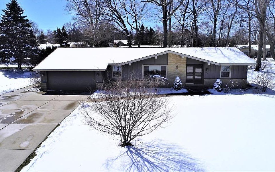 1st image of 17965 Redvere Dr