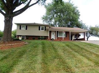 2794 Tiffany St, Conover, NC 28613