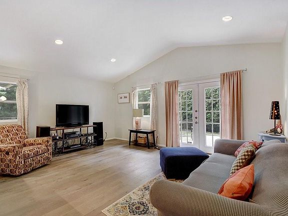 5th image of 8413 Rockwood Ln
