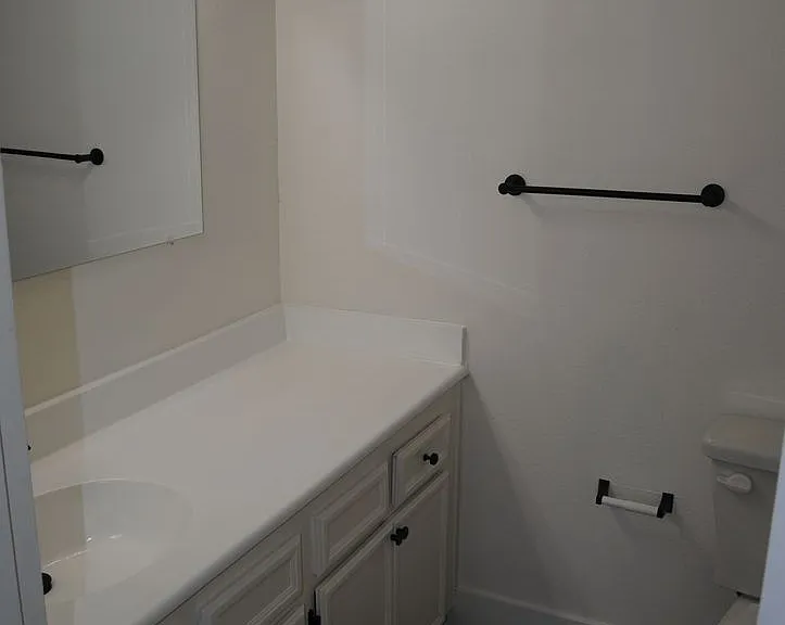 2401 Bernice Ct — Photo 8