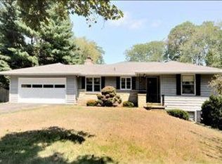 1602 Meadowbrook Ln, Portage, MI 49024