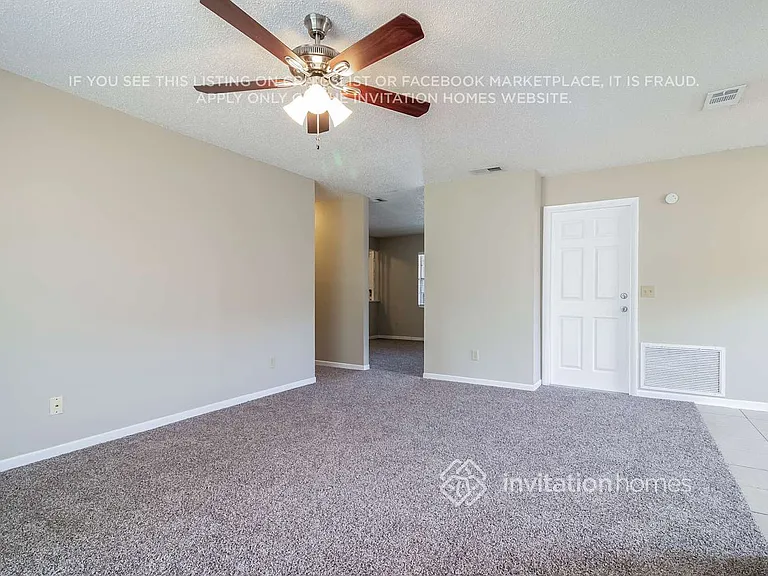 409 S Hawthorn Cir — Photo 8
