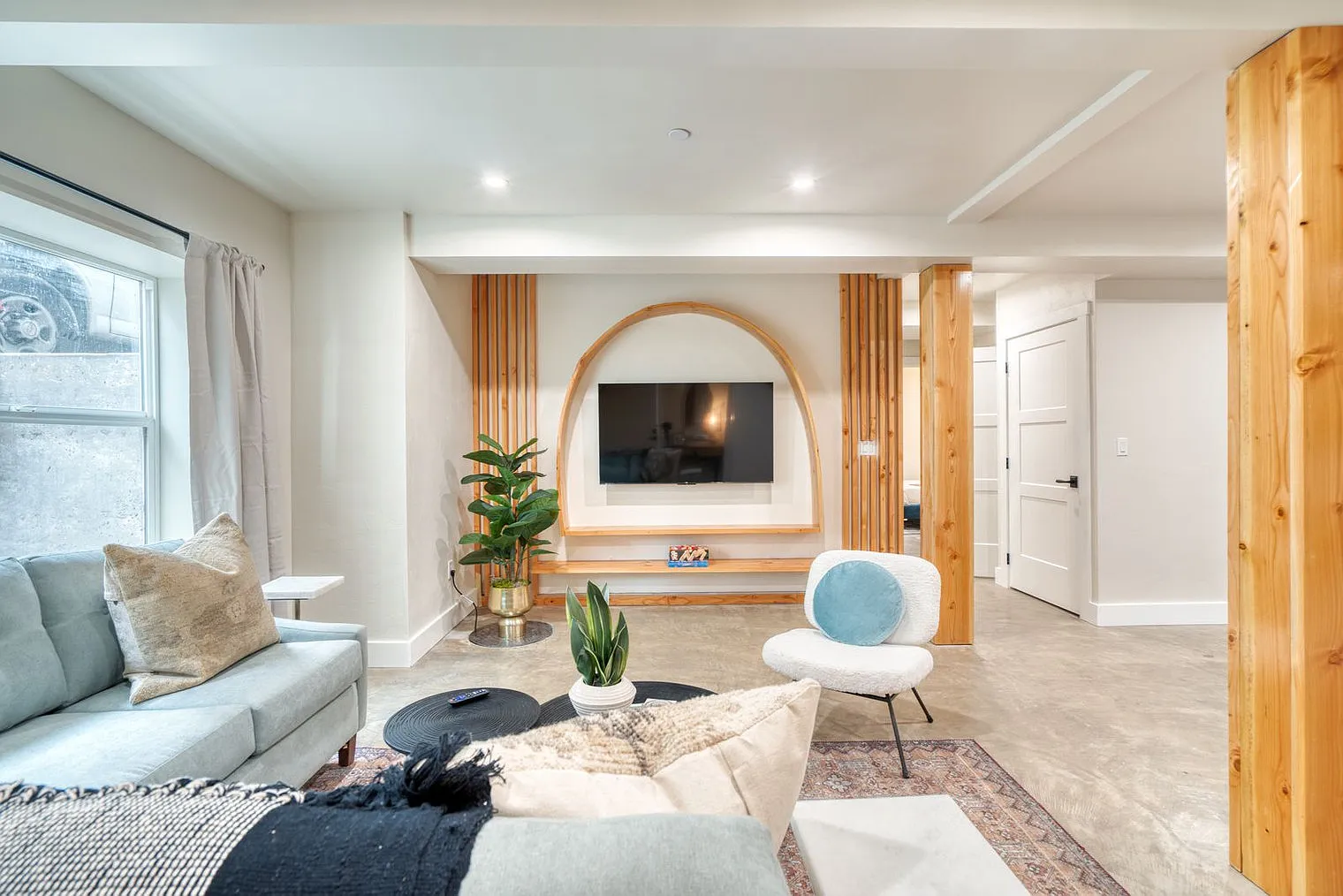 2 bed, 2.0 bath, 1033 sqft, $3,986 — Photo 1