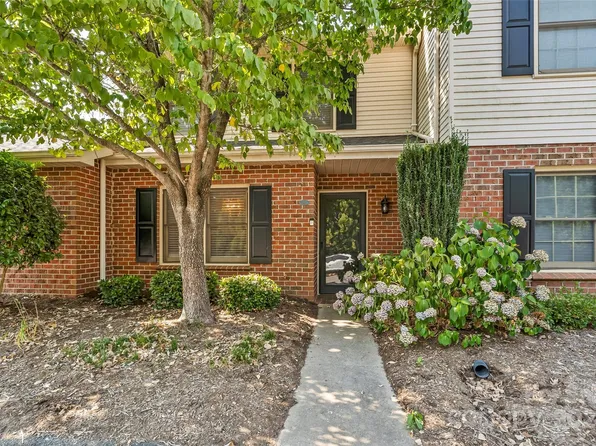 805 21st Ave NE, Hickory, NC 28601