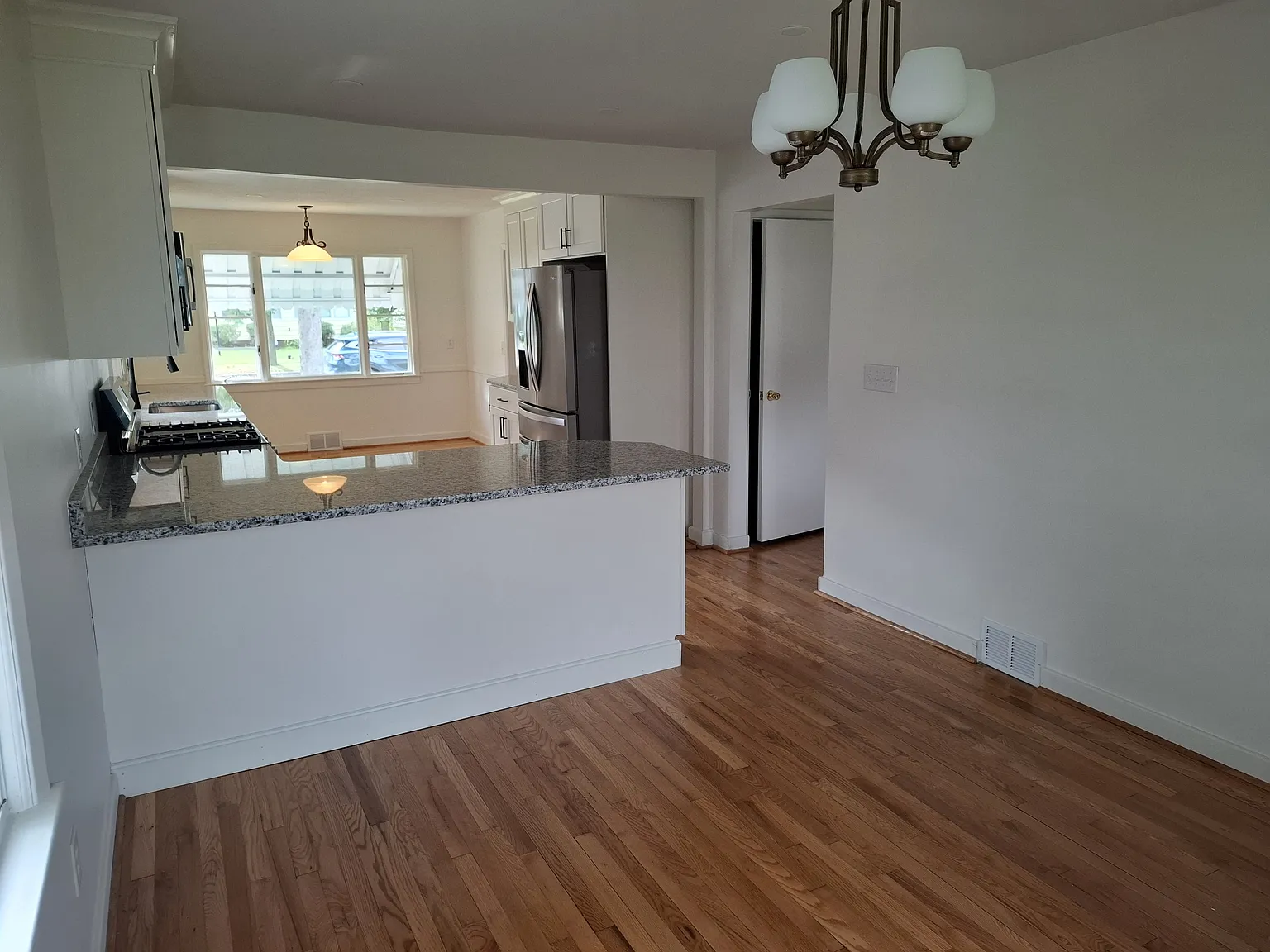 3 bed, 1548 sqft, $3,300 — Photo 4