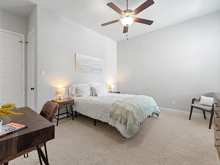 4611 Acacia Pkwy — Photo 5