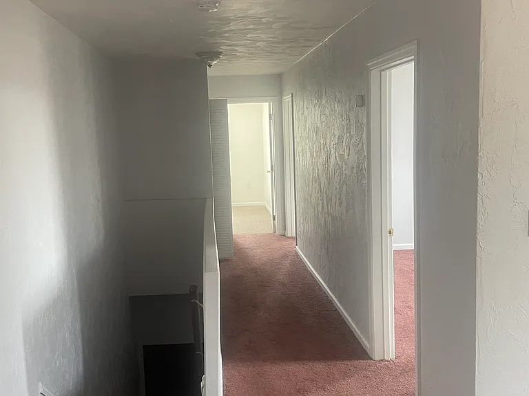 569 Greenfield Ave — Photo 4