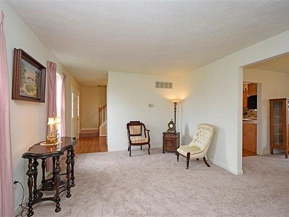 3rd image of 6751 Eagle Creek Dr