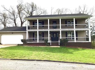 142 Angela Cir, Rossville, GA 30741