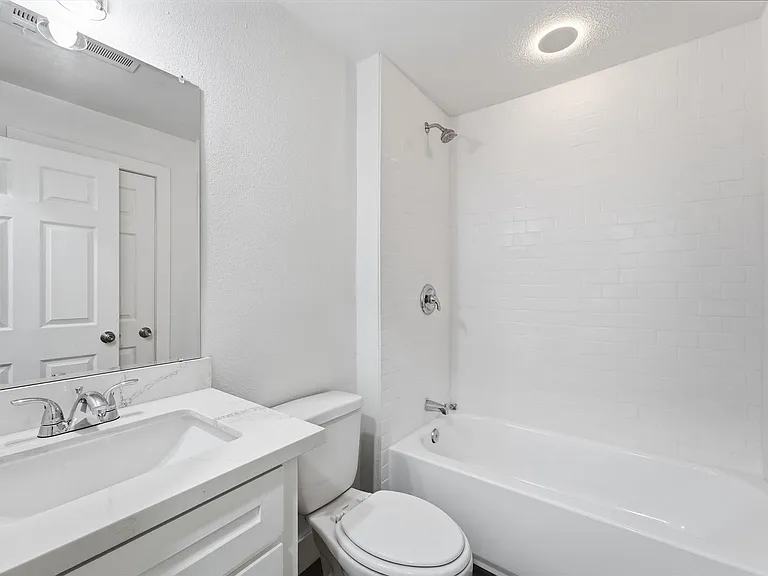 2281 Des Jardines St — Photo 19