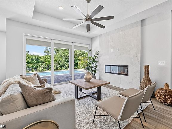 4th image of 1333 Carlene Ave