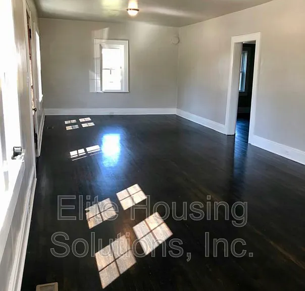 4672 W Lee Hwy — Photo 8