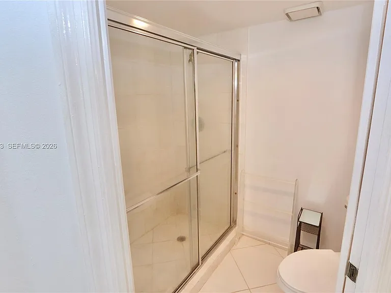 3530 Mystic Pointe Dr #506 — Photo 29