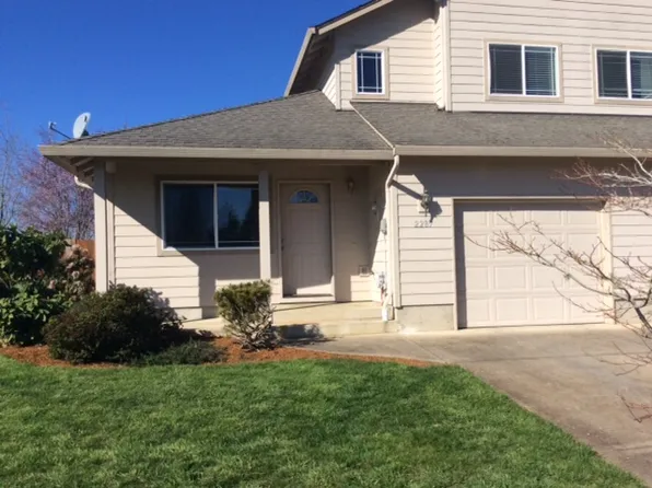 2285 NW McGarey Dr, McMinnville, OR 97128